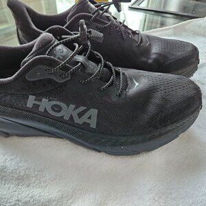 Hoka Challenger ATR 7